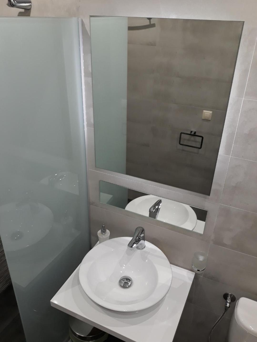 Dramamine2 Apartment